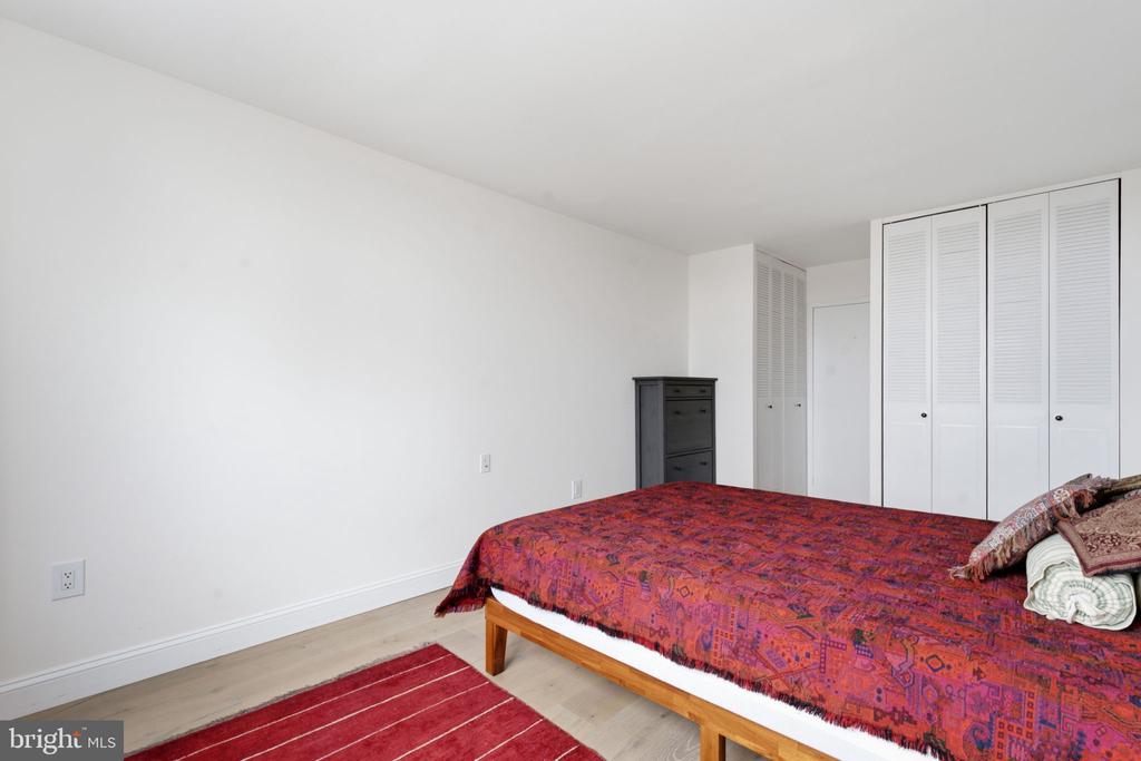 1901 JOHN F KENNEDY BOULEVARD Unit: 1824