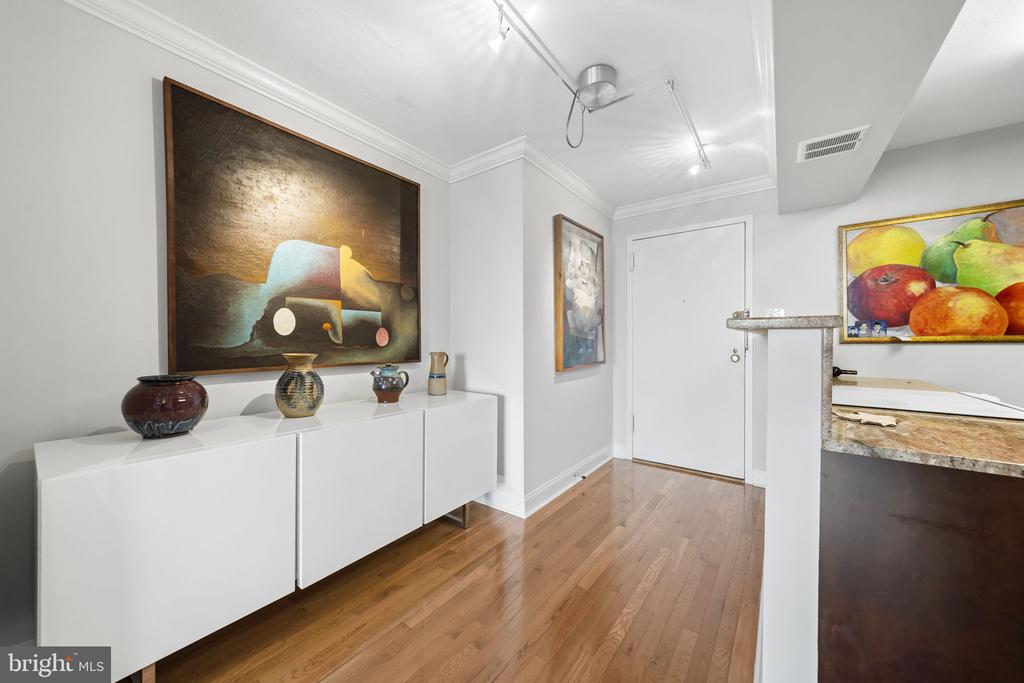 1901 JOHN F KENNEDY BOULEVARD Unit: 1903