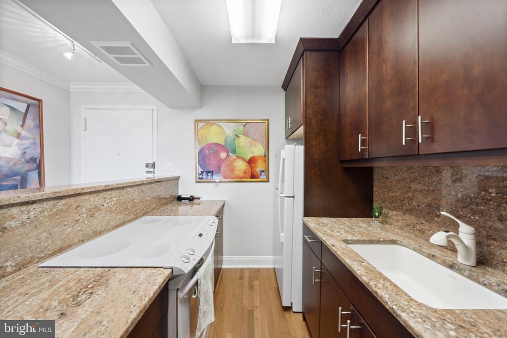 1901 JOHN F KENNEDY BOULEVARD Unit: 1903