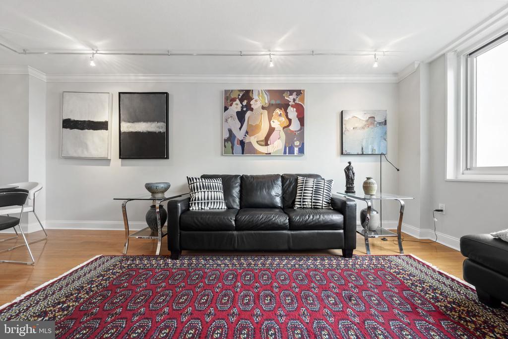 1901 JOHN F KENNEDY BOULEVARD Unit: 1903