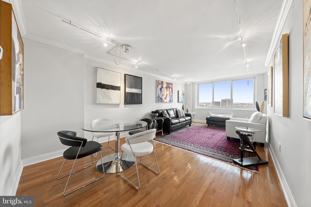 1901 JOHN F KENNEDY BOULEVARD Unit: 1903