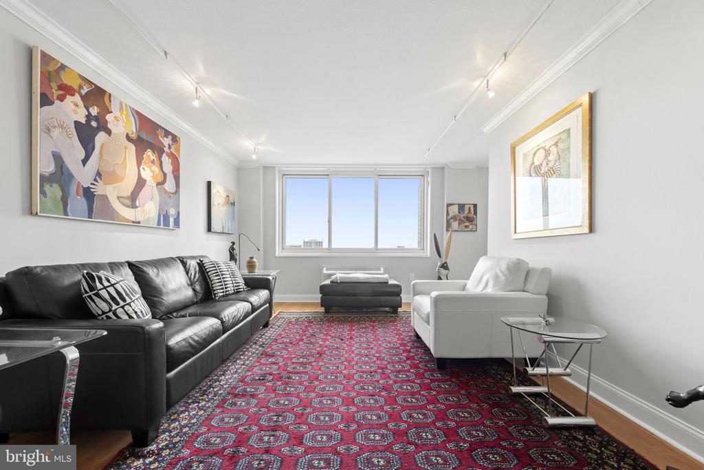 1901 JOHN F KENNEDY BOULEVARD Unit: 1903