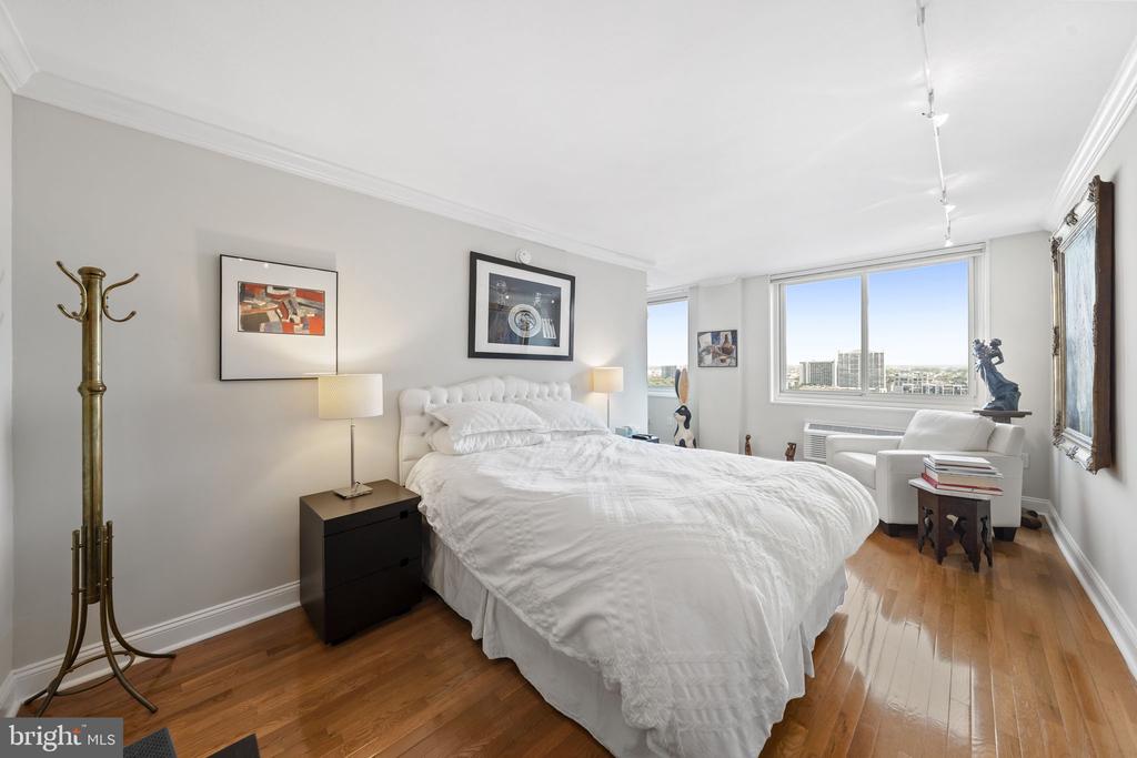 1901 JOHN F KENNEDY BOULEVARD Unit: 1903