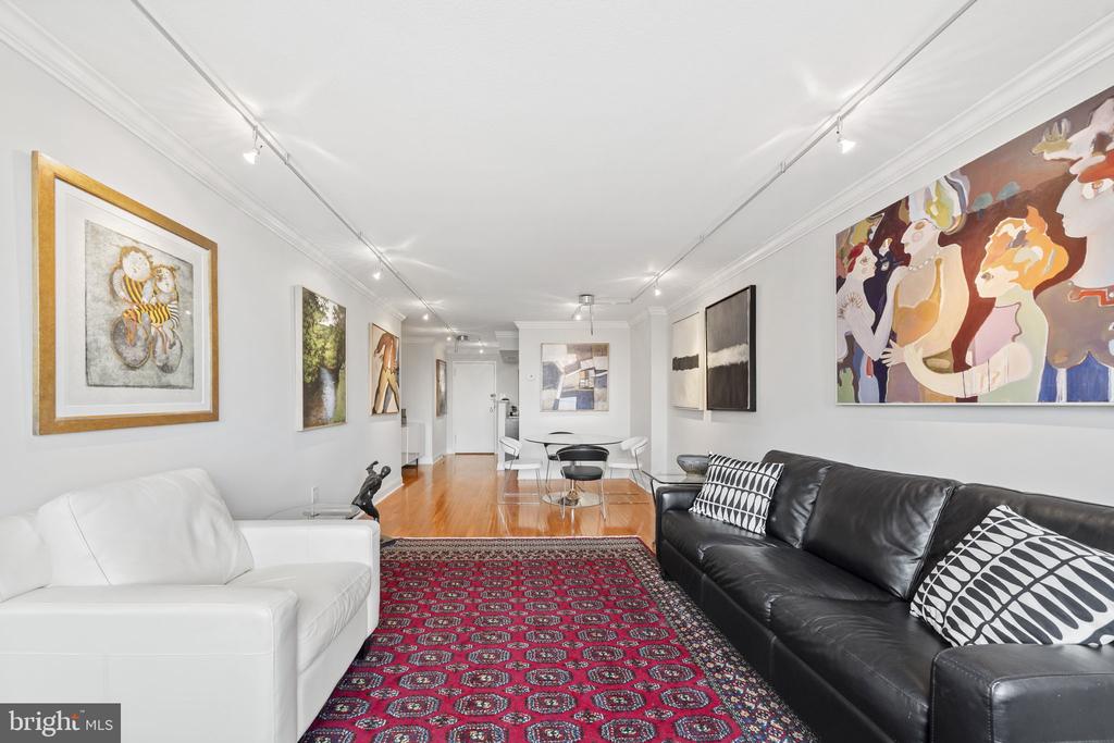 1901 JOHN F KENNEDY BOULEVARD Unit: 1903