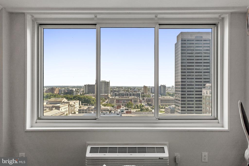 1901 JOHN F KENNEDY BOULEVARD Unit: 1903