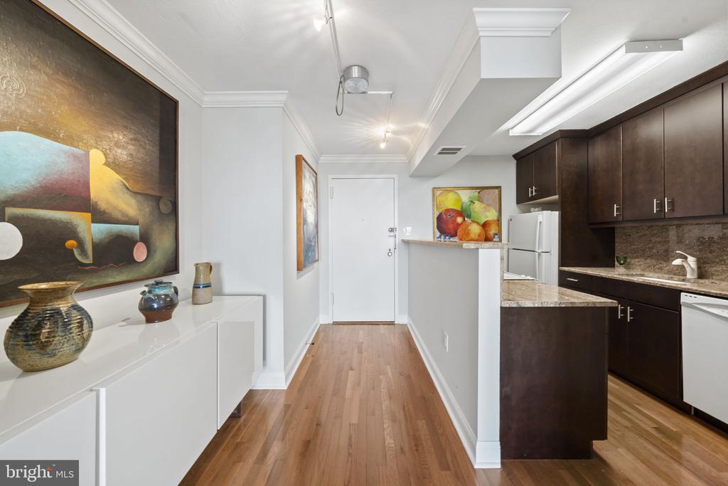 1901 JOHN F KENNEDY BOULEVARD Unit: 1903