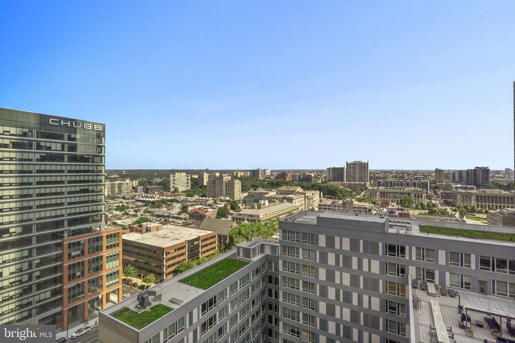 1901 JOHN F KENNEDY BOULEVARD Unit: 1903