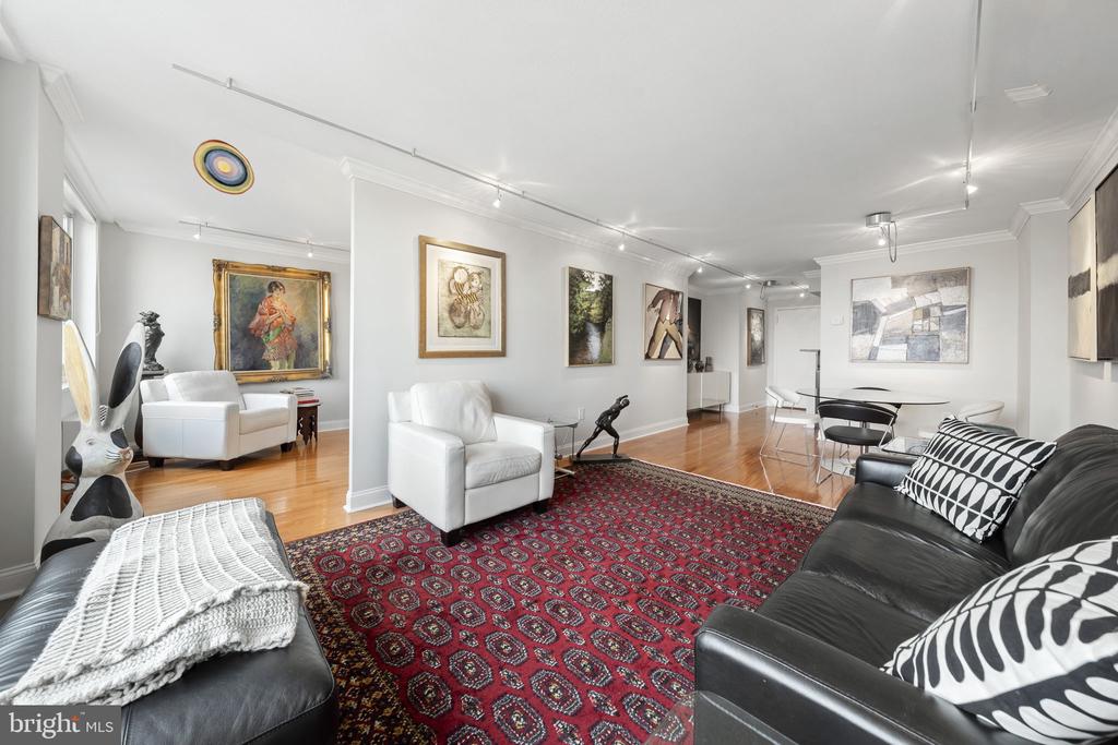 1901 JOHN F KENNEDY BOULEVARD Unit: 1903