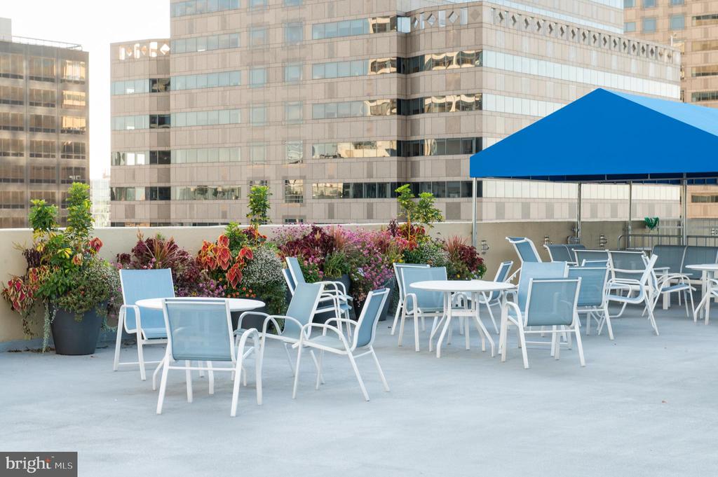 1901 JOHN F KENNEDY BOULEVARD Unit: 906