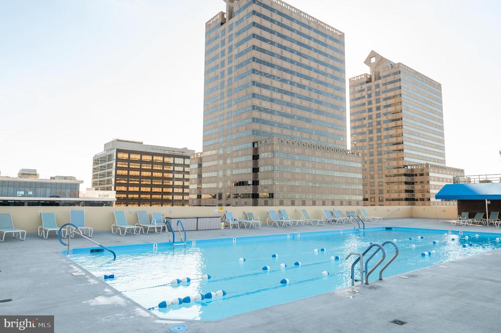 1901 JOHN F KENNEDY BOULEVARD Unit: 906
