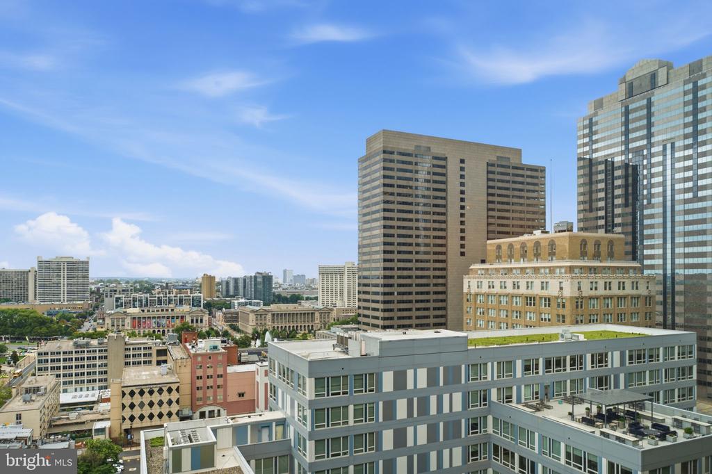 1901 JOHN F KENNEDY BOULEVARD Unit: 906