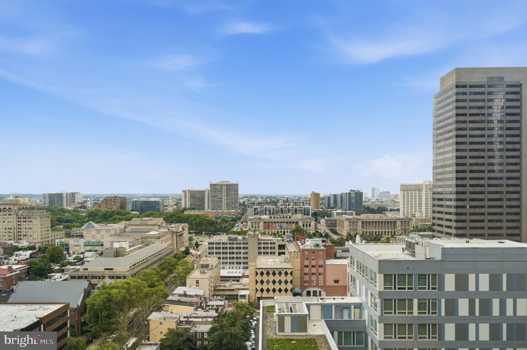 1901 JOHN F KENNEDY BOULEVARD Unit: 906