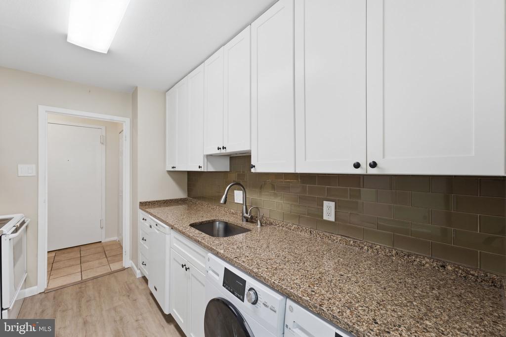 1901 JOHN F KENNEDY BOULEVARD Unit: 906