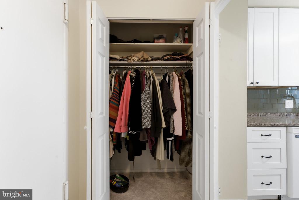 1901 JOHN F KENNEDY BOULEVARD Unit: 906