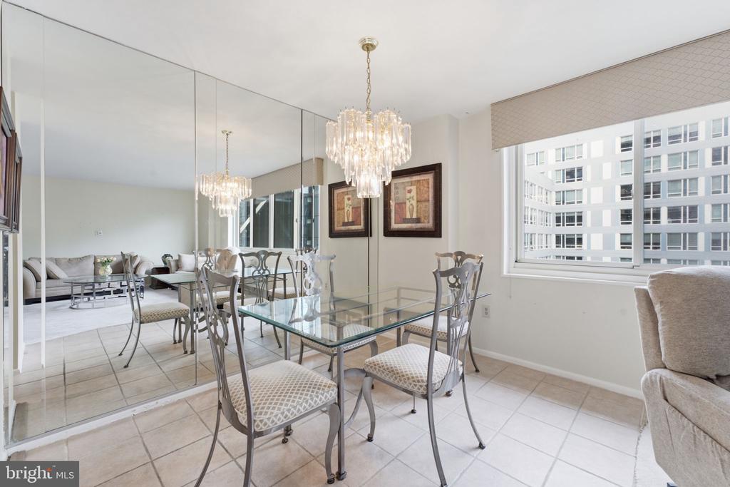 1901 JOHN F KENNEDY BOULEVARD Unit: 906