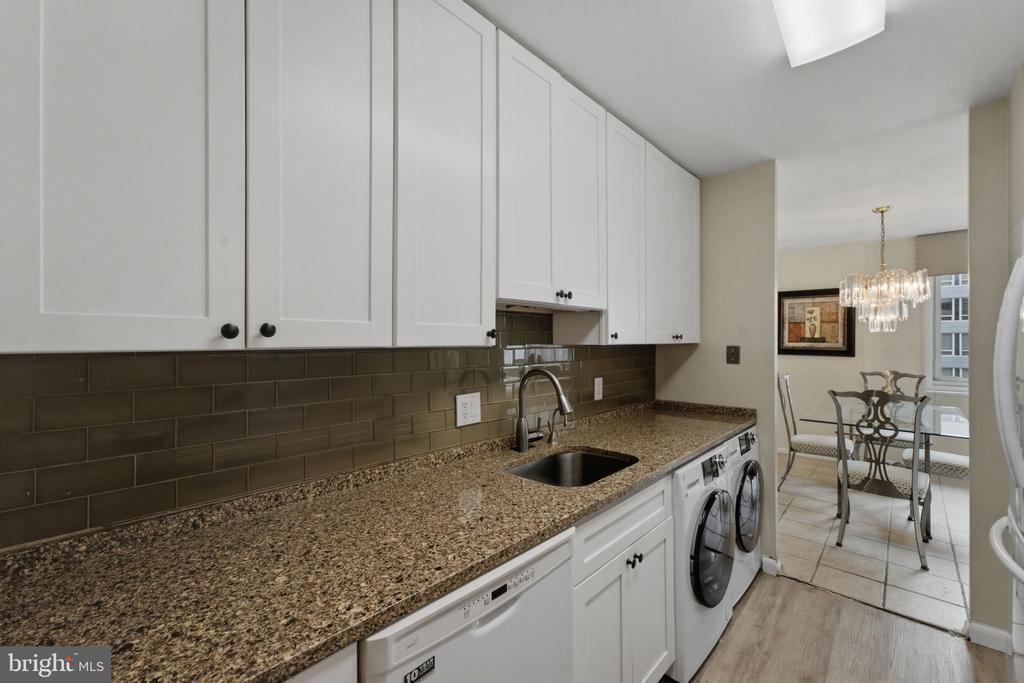 1901 JOHN F KENNEDY BOULEVARD Unit: 906