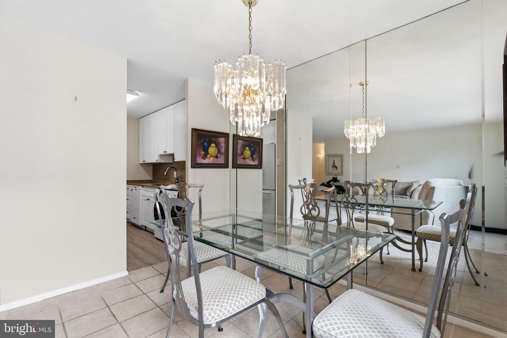 1901 JOHN F KENNEDY BOULEVARD Unit: 906