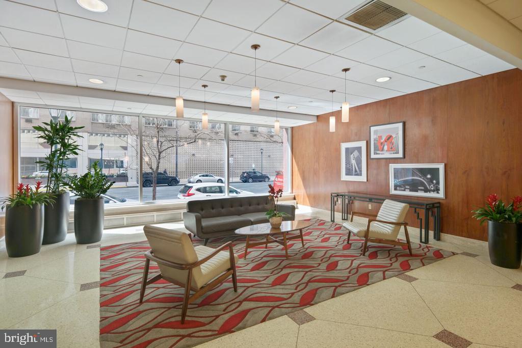 1901 JOHN F KENNEDY BOULEVARD Unit: 906