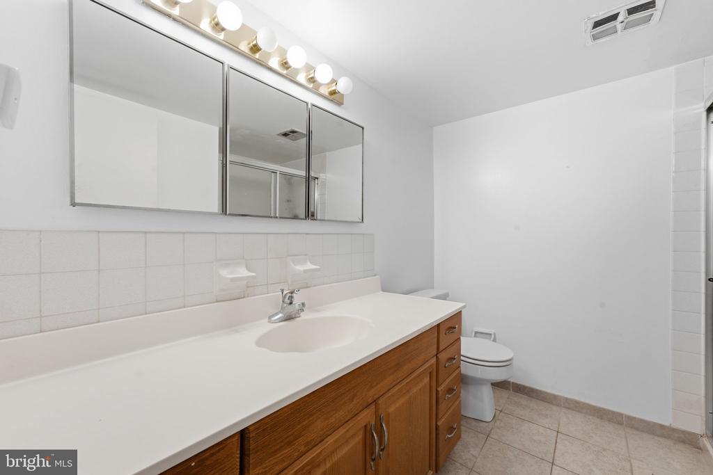 1901 JOHN F KENNEDY BOULEVARD Unit: 906