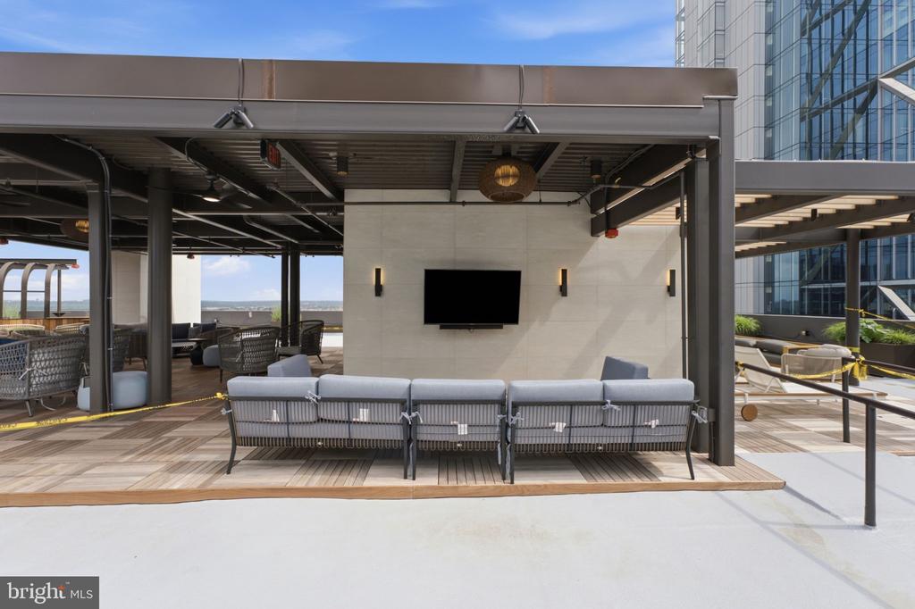 1901 JOHN F KENNEDY BOULEVARD Unit: 906