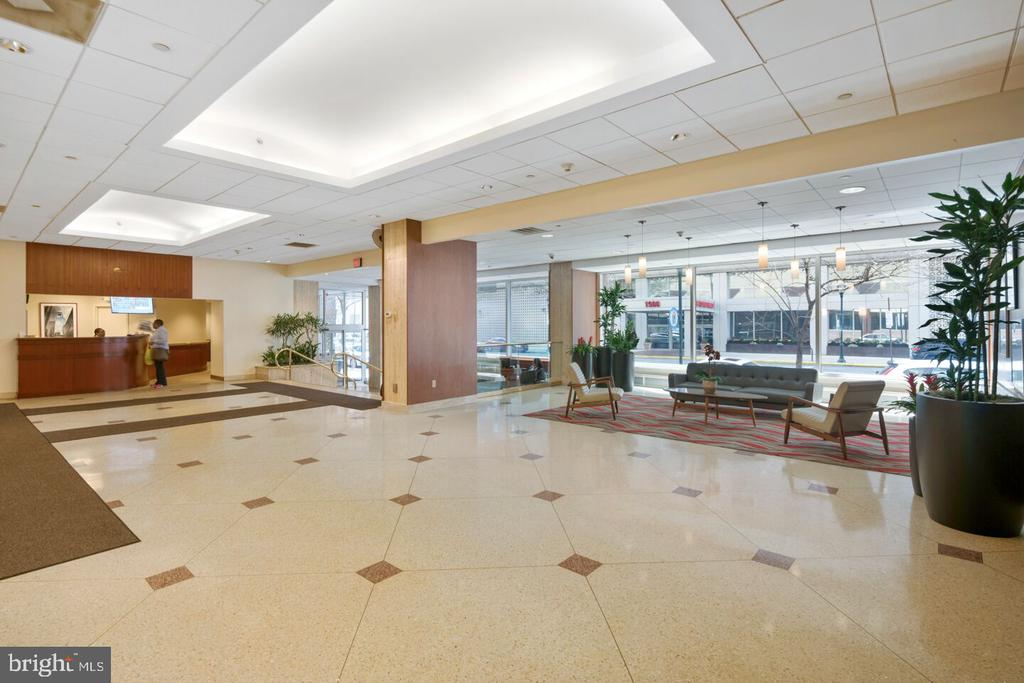 1901 JOHN F KENNEDY BOULEVARD Unit: 906