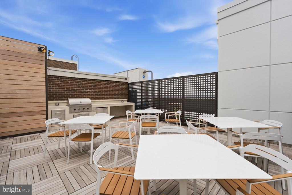 1901 JOHN F KENNEDY BOULEVARD Unit: 906