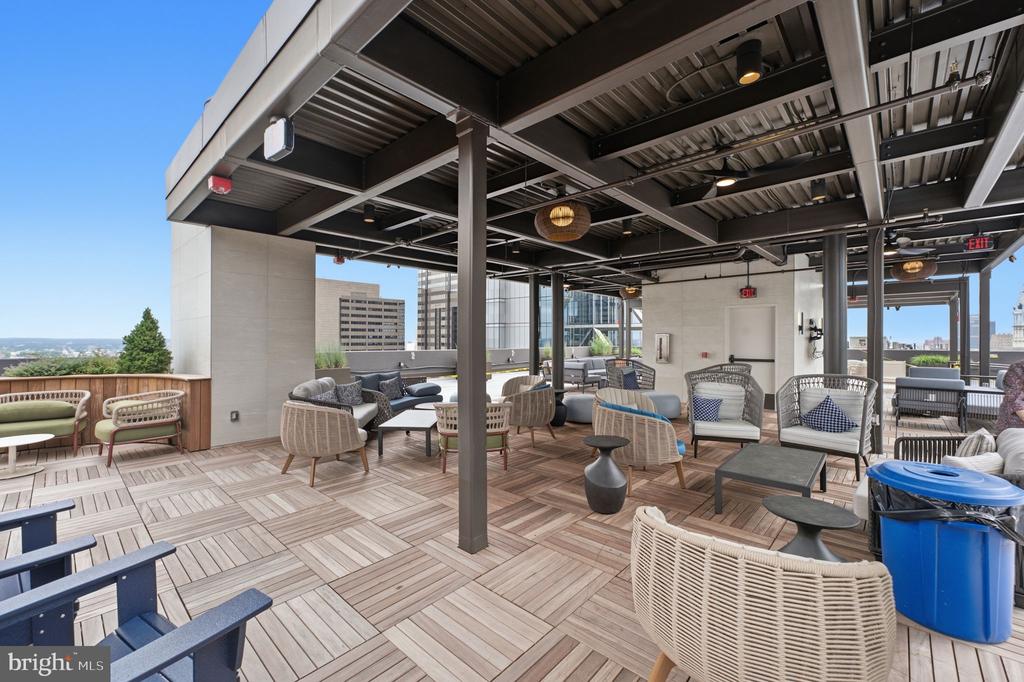 1901 JOHN F KENNEDY BOULEVARD Unit: 906
