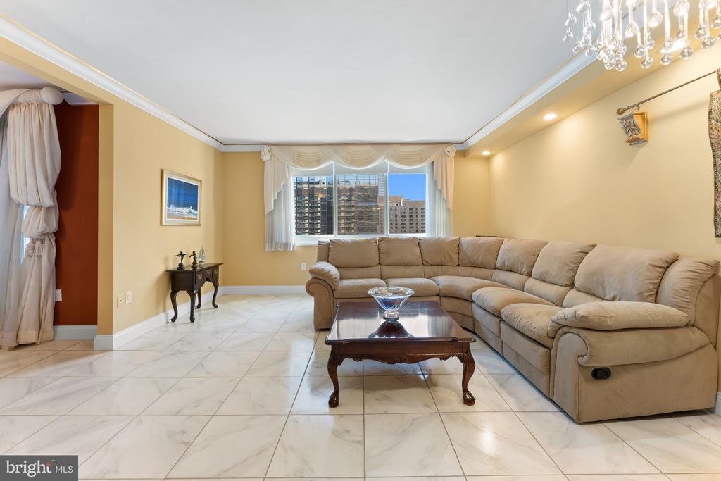 1901 JOHN F KENNEDY BOULEVARD Unit: 2409-10