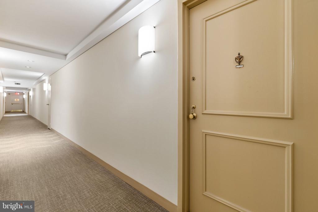 1901 JOHN F KENNEDY BOULEVARD Unit: 2409-10