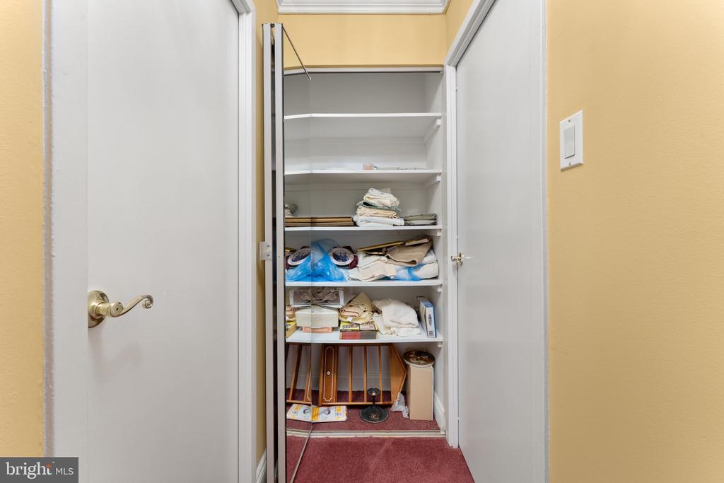 1901 JOHN F KENNEDY BOULEVARD Unit: 2409-10