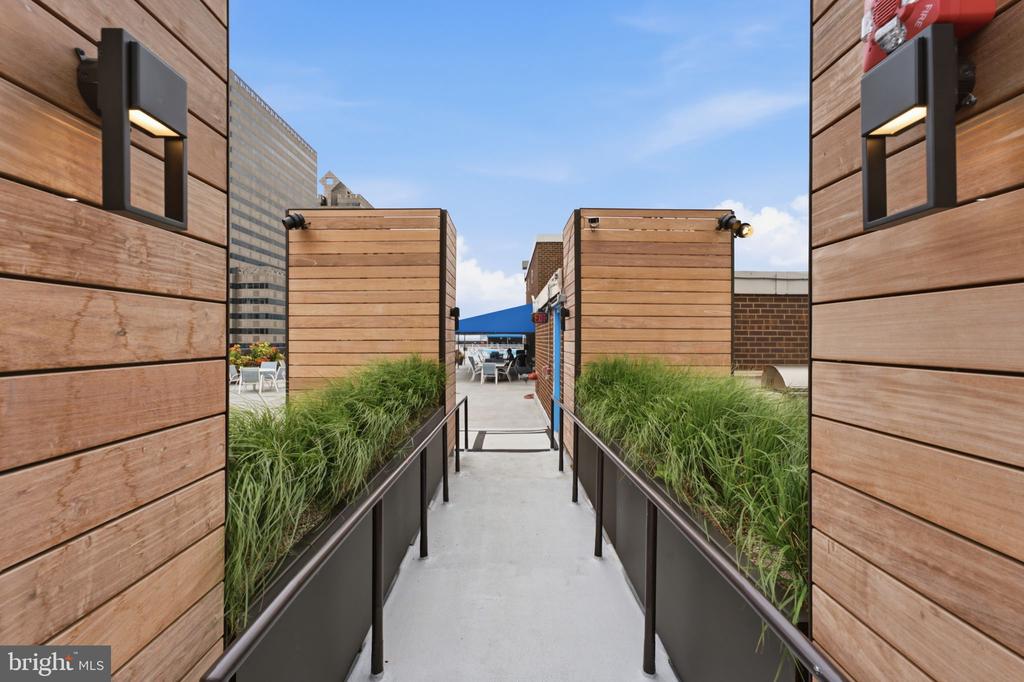 1901 JOHN F KENNEDY BOULEVARD Unit: 2409-10