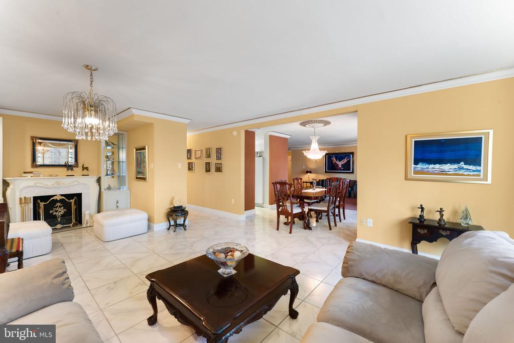 1901 JOHN F KENNEDY BOULEVARD Unit: 2409-10