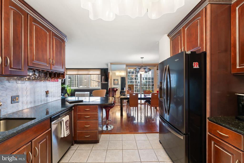 1901 JOHN F KENNEDY BOULEVARD Unit: 2217-18