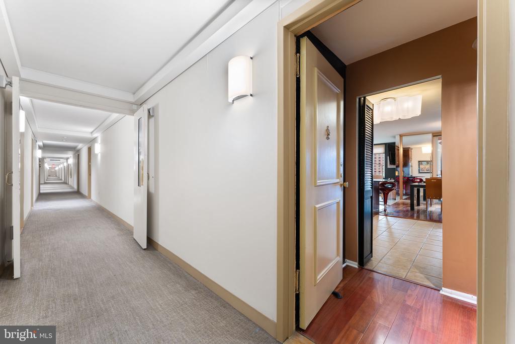 1901 JOHN F KENNEDY BOULEVARD Unit: 2217-18