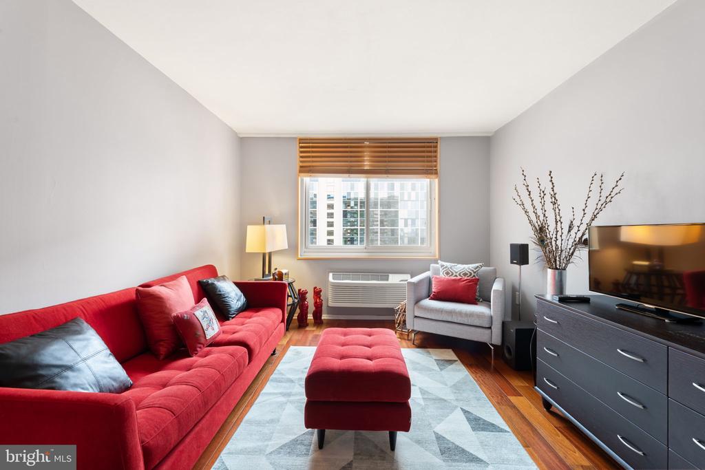 1901 JOHN F KENNEDY BOULEVARD Unit: 2217-18