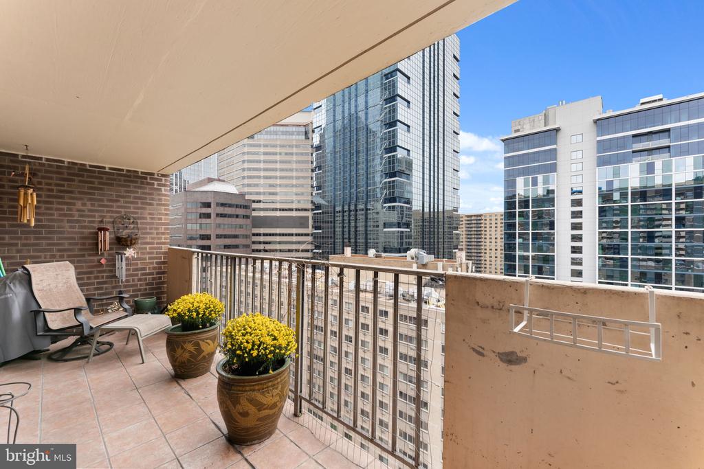 1901 JOHN F KENNEDY BOULEVARD Unit: 2217-18