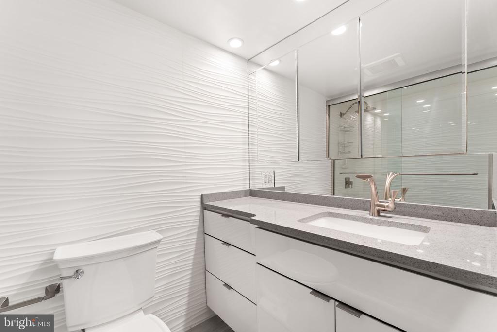 1901 JOHN F KENNEDY BOULEVARD Unit: 2217-18