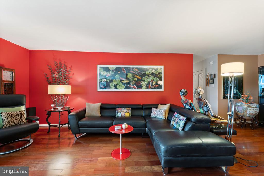1901 JOHN F KENNEDY BOULEVARD Unit: 2217-18