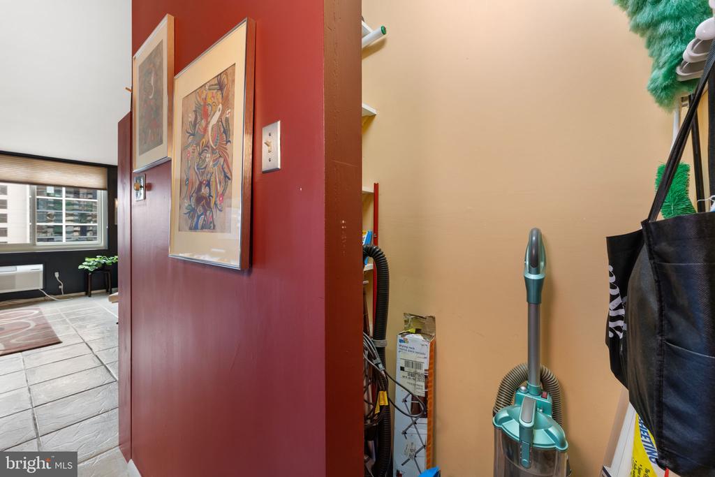 1901 JOHN F KENNEDY BOULEVARD Unit: 2217-18