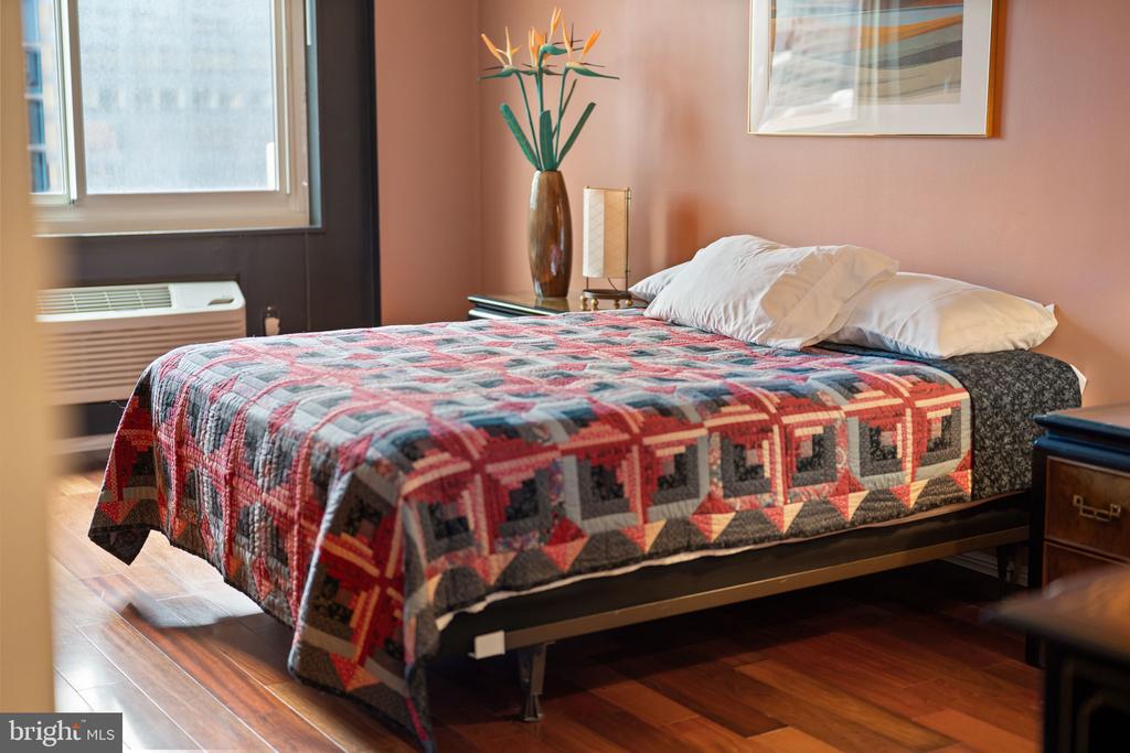 1901 JOHN F KENNEDY BOULEVARD Unit: 2217-18