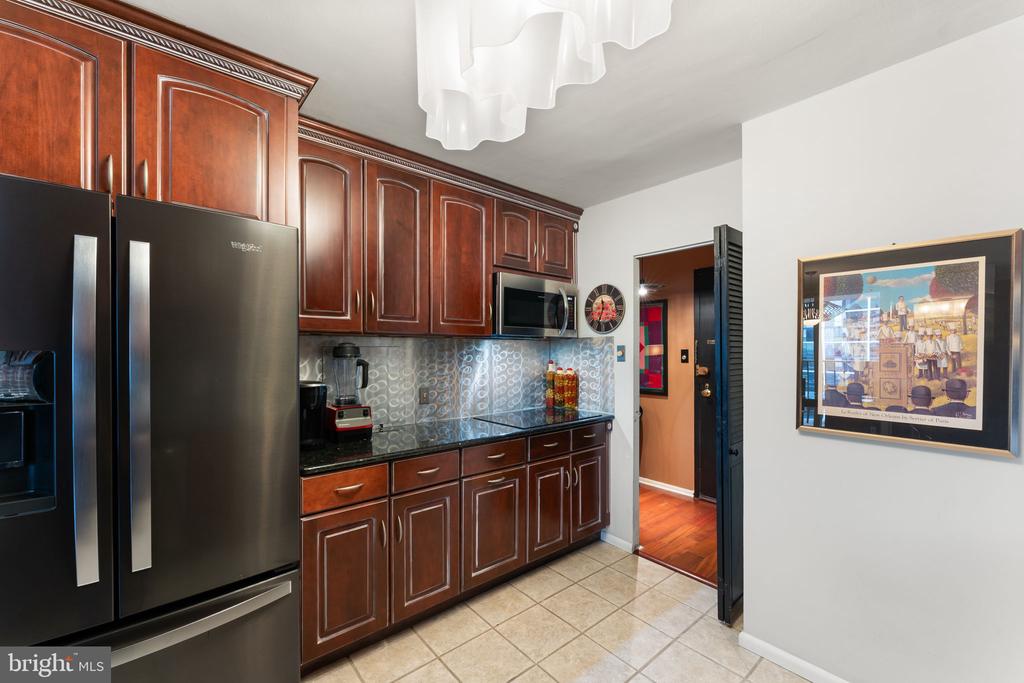 1901 JOHN F KENNEDY BOULEVARD Unit: 2217-18