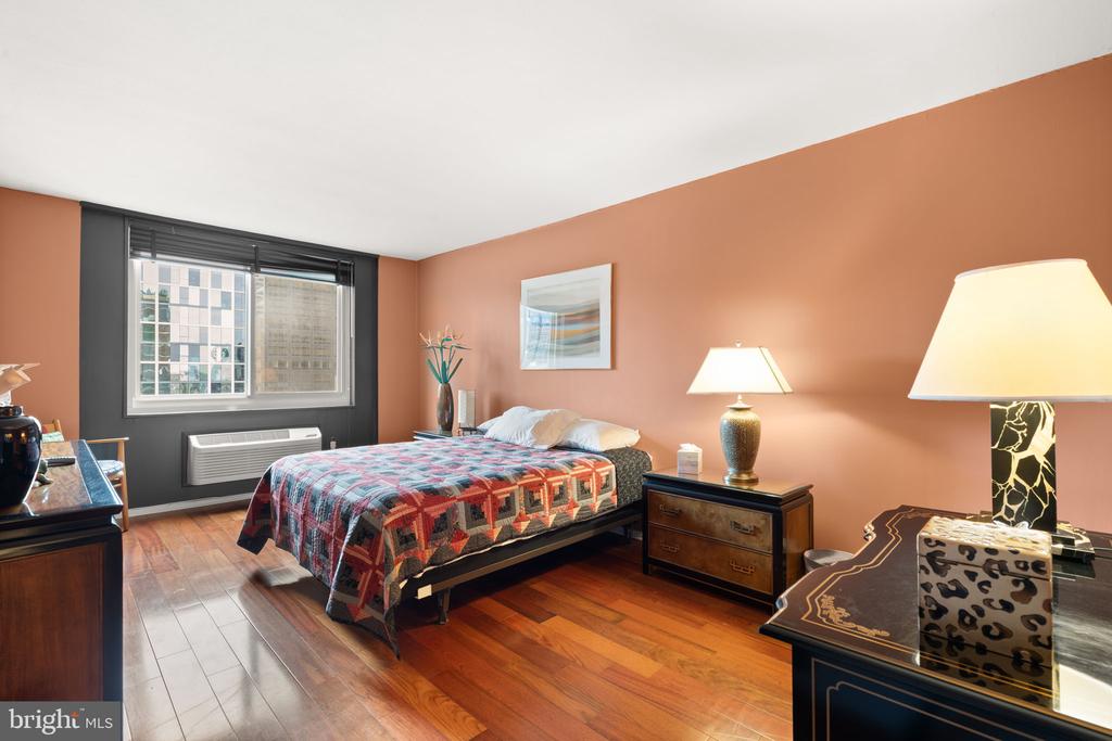 1901 JOHN F KENNEDY BOULEVARD Unit: 2217-18