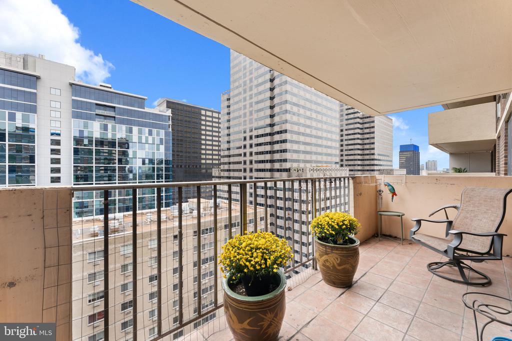 1901 JOHN F KENNEDY BOULEVARD Unit: 2217-18
