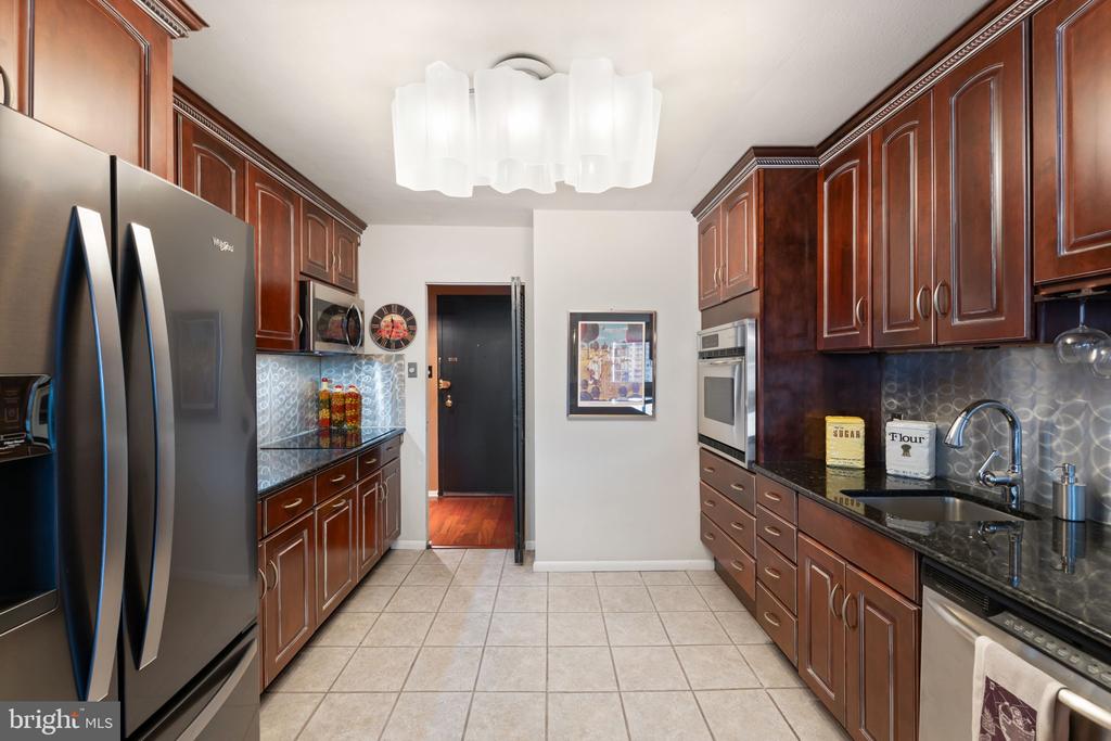 1901 JOHN F KENNEDY BOULEVARD Unit: 2217-18