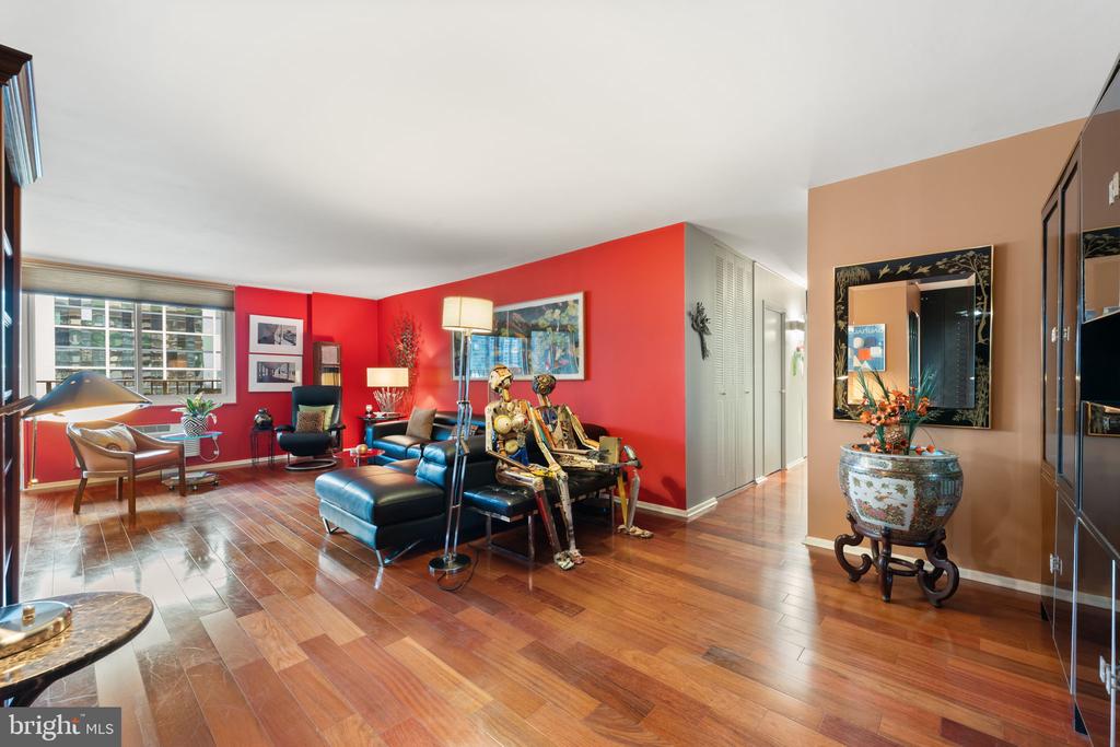1901 JOHN F KENNEDY BOULEVARD Unit: 2217-18