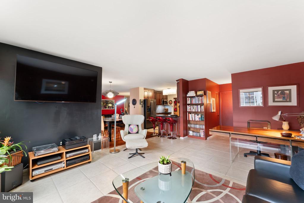 1901 JOHN F KENNEDY BOULEVARD Unit: 2217-18
