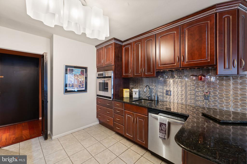 1901 JOHN F KENNEDY BOULEVARD Unit: 2217-18