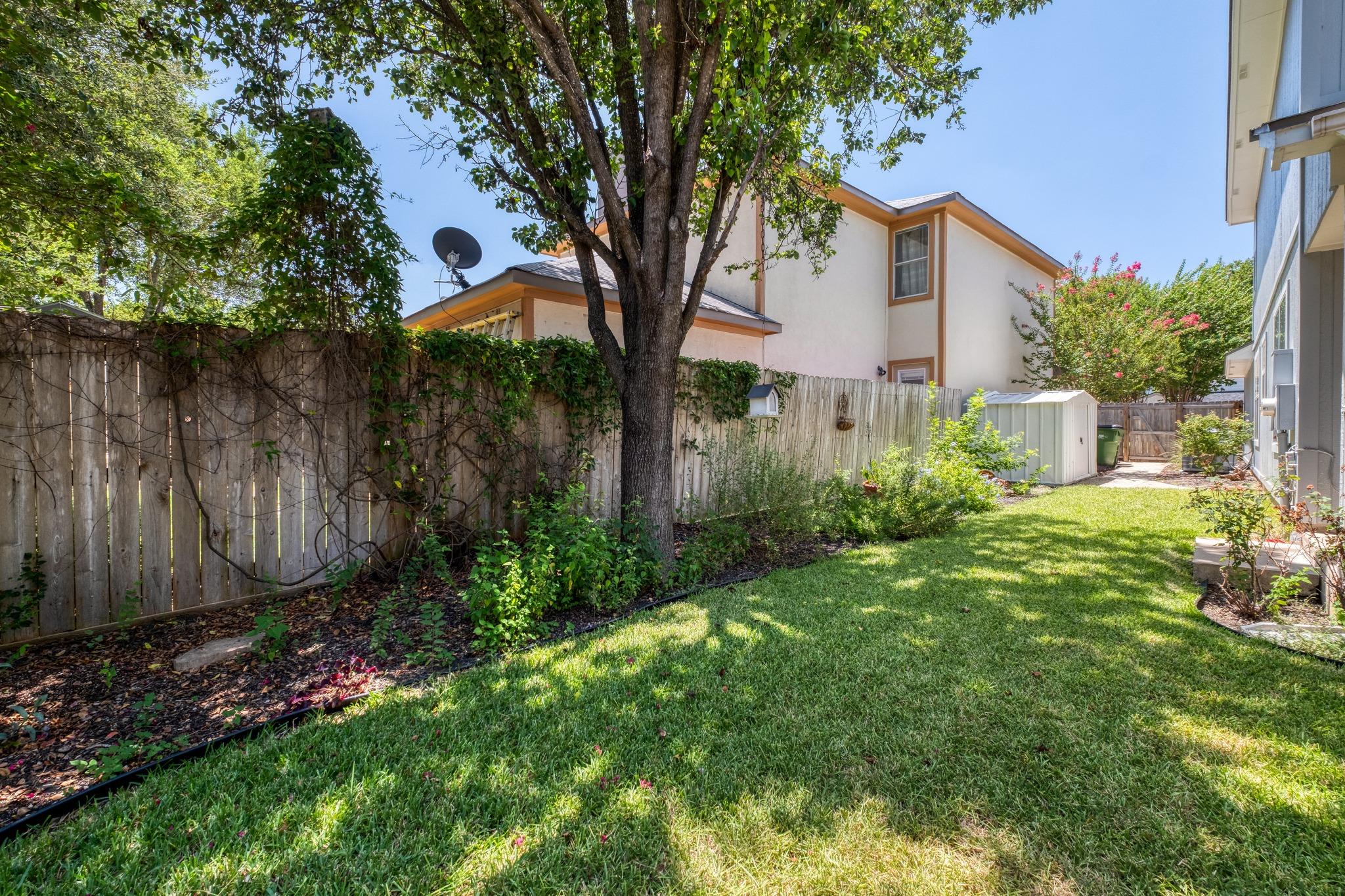 2137 Redwing WAY
