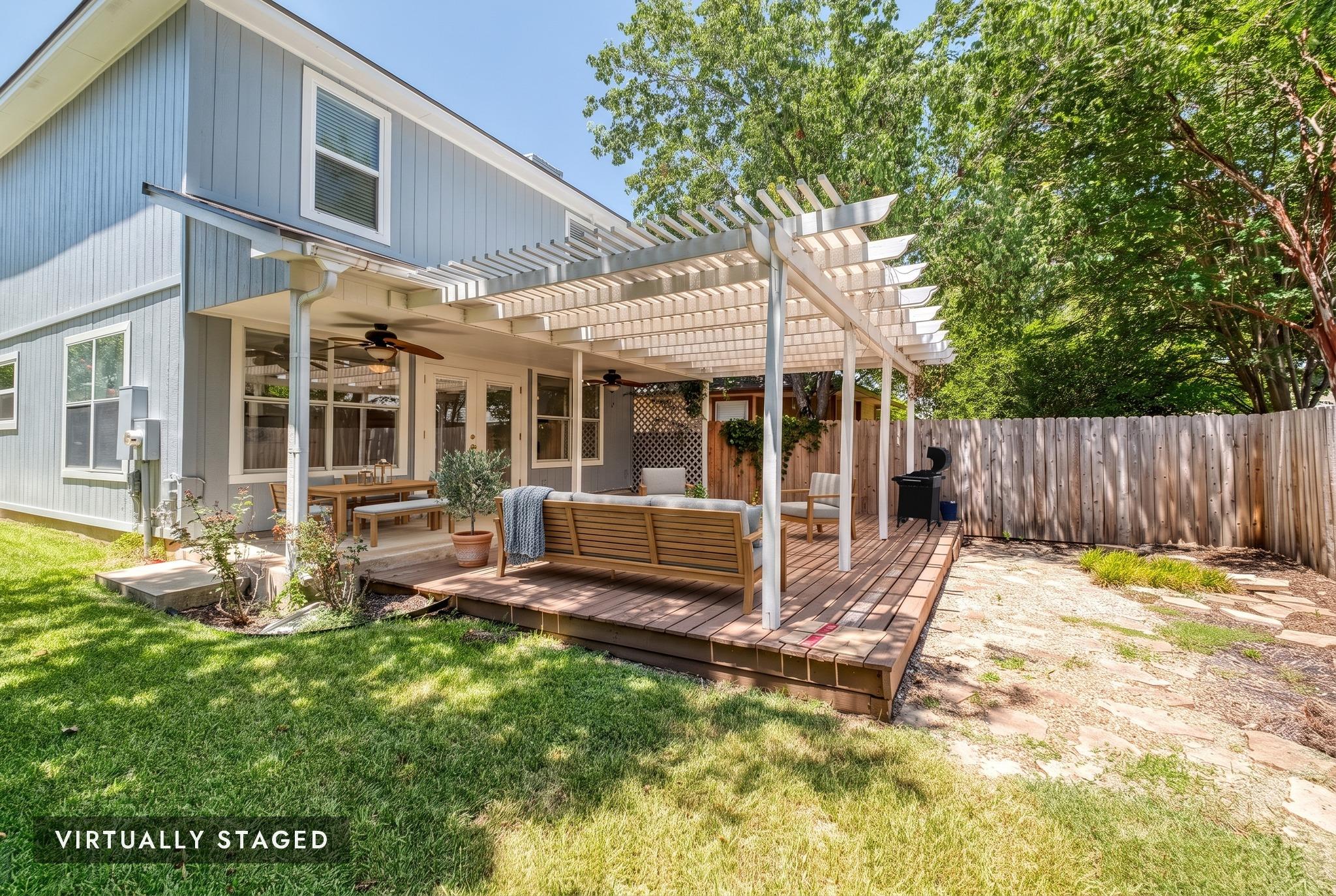 2137 Redwing WAY