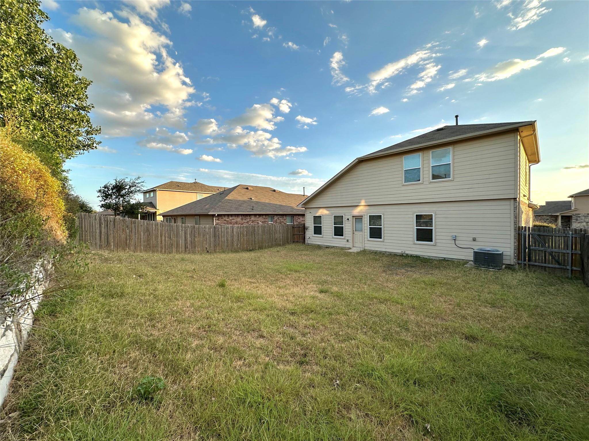 10701 Seguin RD